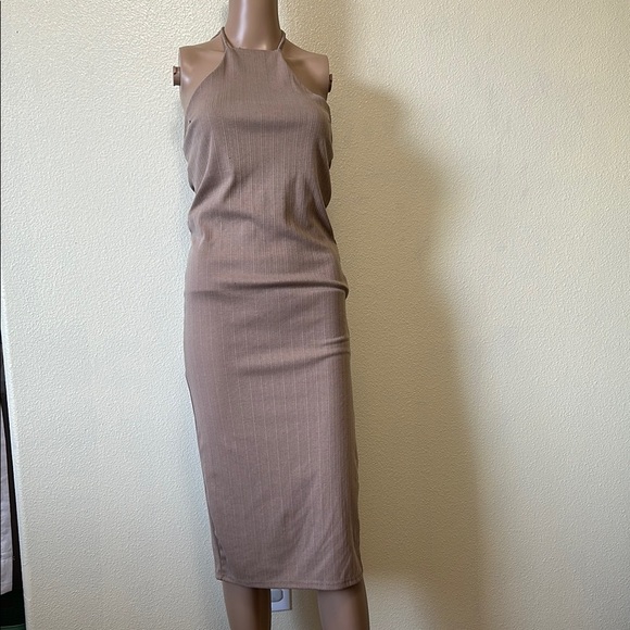 Forever 21- Elegant Tan Sleeveless Dress - Picture 1 of 5